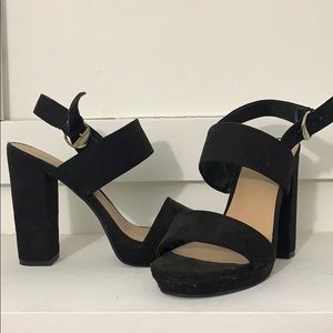 Black Sandal Heels 🖤